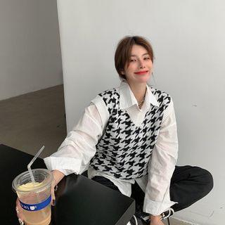 V-neck Houndstooth Sweater Vest / Plain Shirt