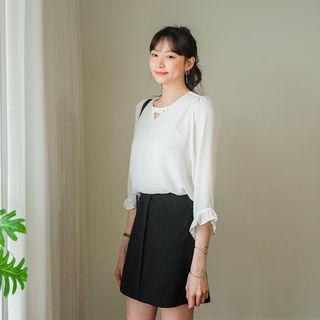 Keyhole 3/4-sleeve Chiffon Blouse