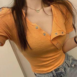 Short-sleeve Asymmetrical Henley Cropped T-shirt