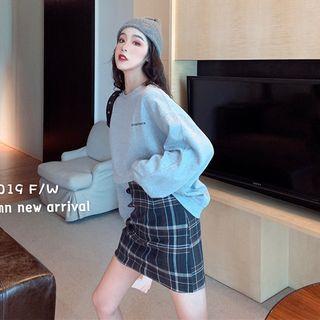 Long-sleeve Sweatshirt / Plaid Skirt