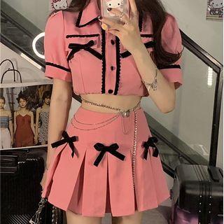 Elbow-sleeve Collared Crop Top / Pleated Mini A-line Skirt