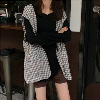 Plain Long-sleeve T-shirt / Check Loose-fit Vest