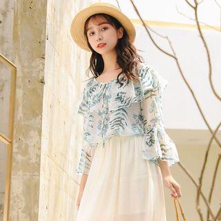 Set: Printed 3/4-sleeve Chiffon Blouse + Camisole Top