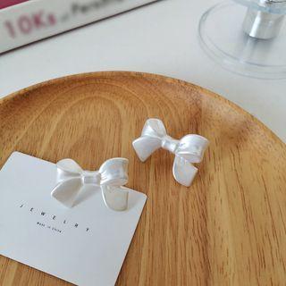 Bow Stud Earring 1 Pair - S925silver Earrings - White - One Size