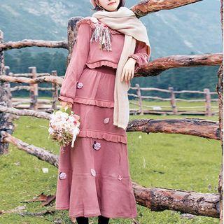 Set: Frilled Trim Mock Neck Knit Top + Flower Applique Knit Midi Skirt