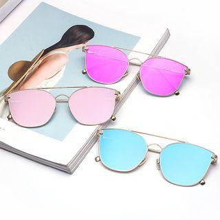 Neve - Cat Eye Sunglasses