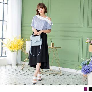 Asymmetric Hem Slit-side A-line Midi Skirt