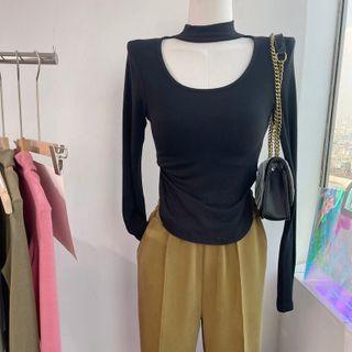 Mock-neck Plain Cutout Split Cropped Top