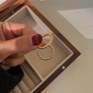 Twisted Half-hoop Earring E400 - 1 Pair - Gold - One Size
