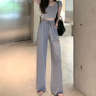 Crop T-shirt / Distressed Wide-leg Pants