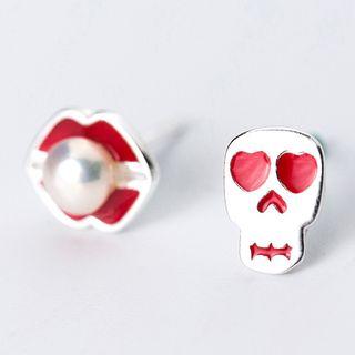 Skull Asymmetric Stud Earring