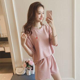 Set: Heart Embroidered Short Sleeve T-shirt + Shorts