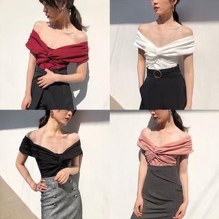 Off-shoulder Twisted Blouse