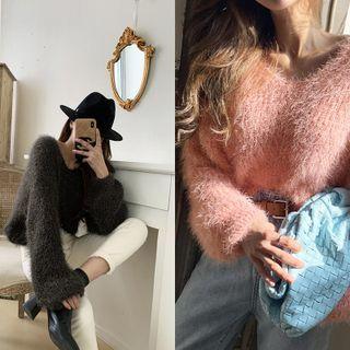 V-neck Fluffy Cropped Sweater