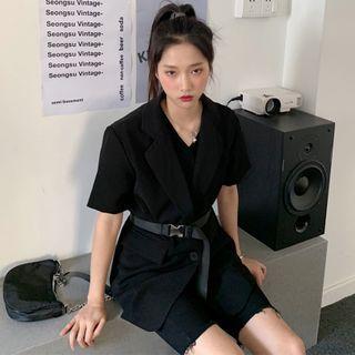 Short-sleeve Plain Blazer / High-waist Frayed Shorts