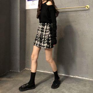 Off Shoulder Plain Sweater / High-waist Plaid Mini Skirt