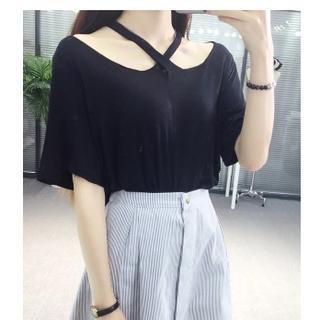 Short-sleeve Cut Out T-shirt