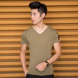 Short Sleeve V-neck Applique T-shirt