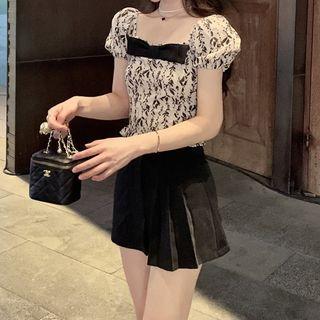 Set: Puff-sleeve Leaf Print Blouse + Mini A-line Skirt