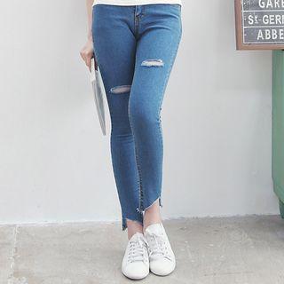 Distressed Fray Skinny Jeans