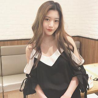 3/4-sleeve Spaghetti-strap Off-shoulder Color Block Top
