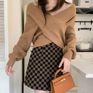 Set : V-neck Long-sleeve Sweater + Plaid Skirt