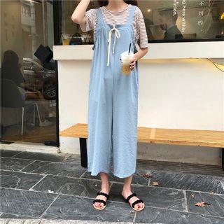 Striped Short-sleeve T-shirt / Cropped Jumper Pants