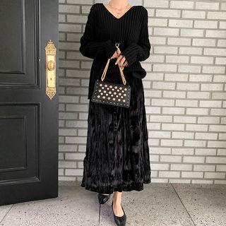 V-neck Woolen Rib Sweater
