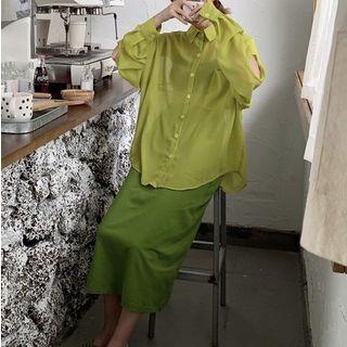 Cut Out Short-sleeve Shirt / Midi Skirt