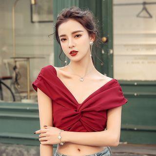 Off-shoulder Knot Front Crop Top