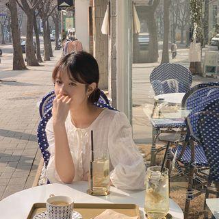 Elbow-sleeve Frilly Blouse
