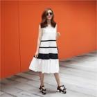 Sleeveless Contrast-trim Pleated-hem Dress
