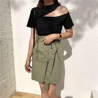 Cutout Short-sleeve T-shirt / High Waist A-line Skirt