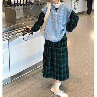 Plain Loose-fit Knit Vest / Plaid Long-sleeve Dress