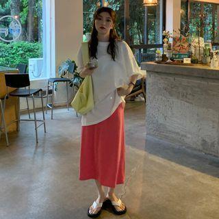 Short-sleeve Loose-fit T-shirt / Midi A-line Skirt