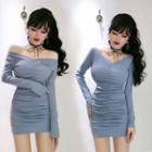 Plain V-neck Off-shoulder Slim-fit Ruched Long-sleeve Dress