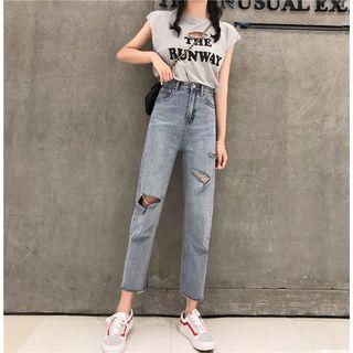 Sleeveless Lettering T-shirt / Ripped Straight-fit Jeans