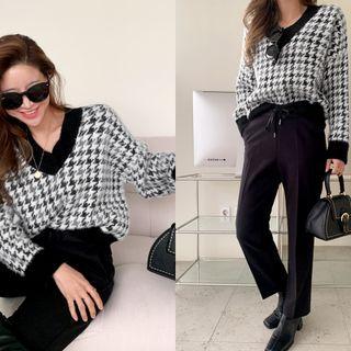 V-neck Houndstooth Sweater Black - One Size