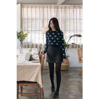 Crewneck Heart Pattern Sweater Black - One Size