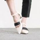 Contrast-trim Button-strap Chunky-heel Pumps
