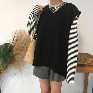 Striped Long Sleeve T-shirt / Plain Knit Vest