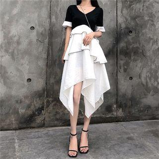 Two-tone Short-sleeve A-line Dress Black & White - One Size