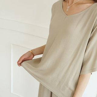 Set: V-neck Elbow-sleeve Top + Crinkled Band-waist Wide-leg Pants
