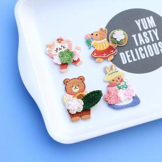 Animal Yarn Embroidered Patch / Brooch
