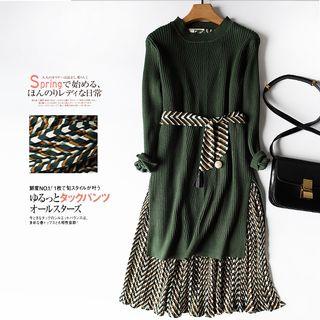 Set: Print Accordion Tank Dress + Knit Top