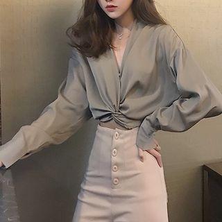 Cropped V-neck Knotted Top