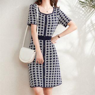 Short-sleeve Geometric Print Knit A-line Dress