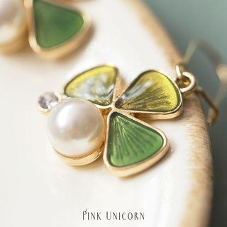 Faux Pearl Clover Earring