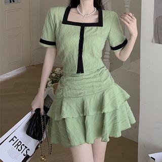 Short-sleeve Blouse / Tiered Skirt