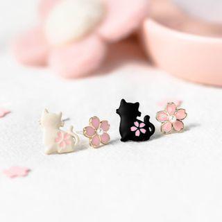 Asymmetrical Cat Stud Earring